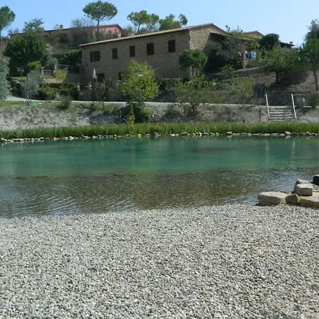 Sleeps 4 Pool Wifi